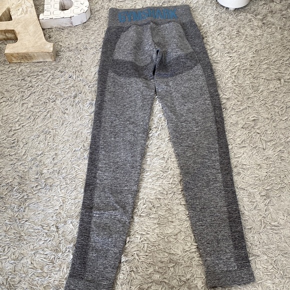 Gymshark Youth Leggings - Picture 6 of 6